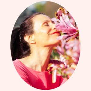 Chantal mit Magnolie_ LandingPage YOUtiful Show